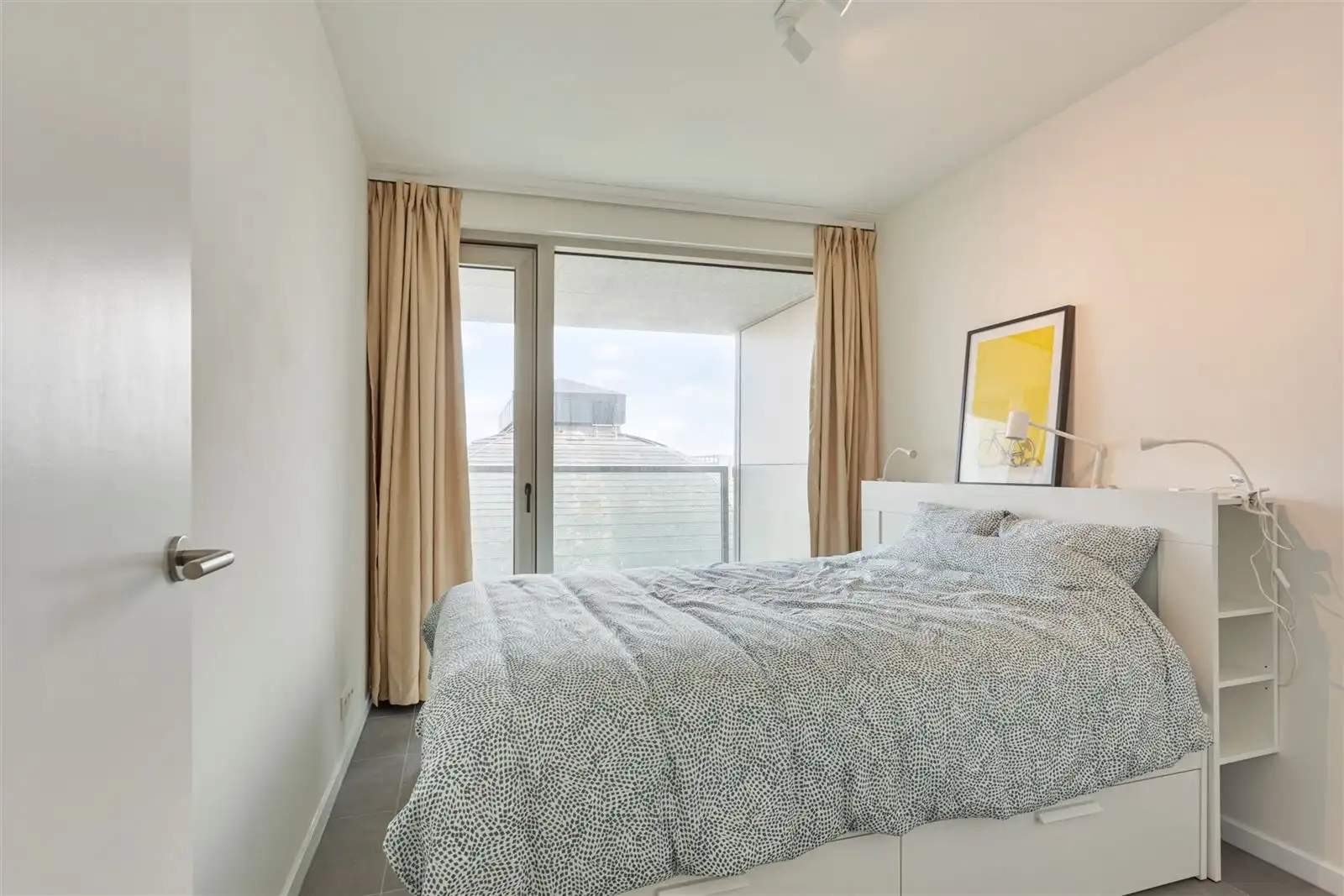 Gemeubeld 1 slaapkamer appartement op toplocatie in de nieuwe Antwerp Tower! foto 7