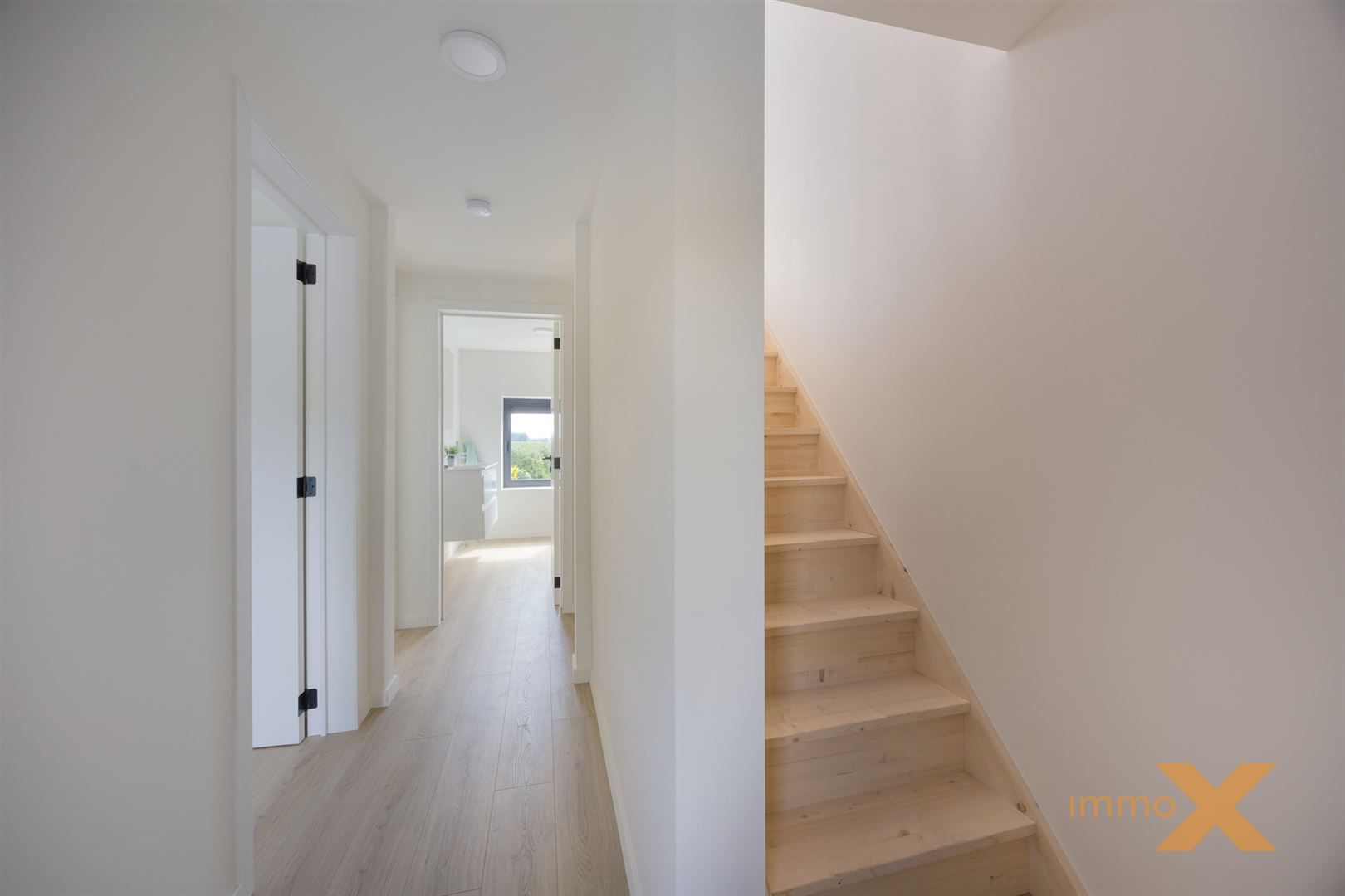GERENOVEERDE KNUSSE WONING MET LEUKE TUIN foto 17