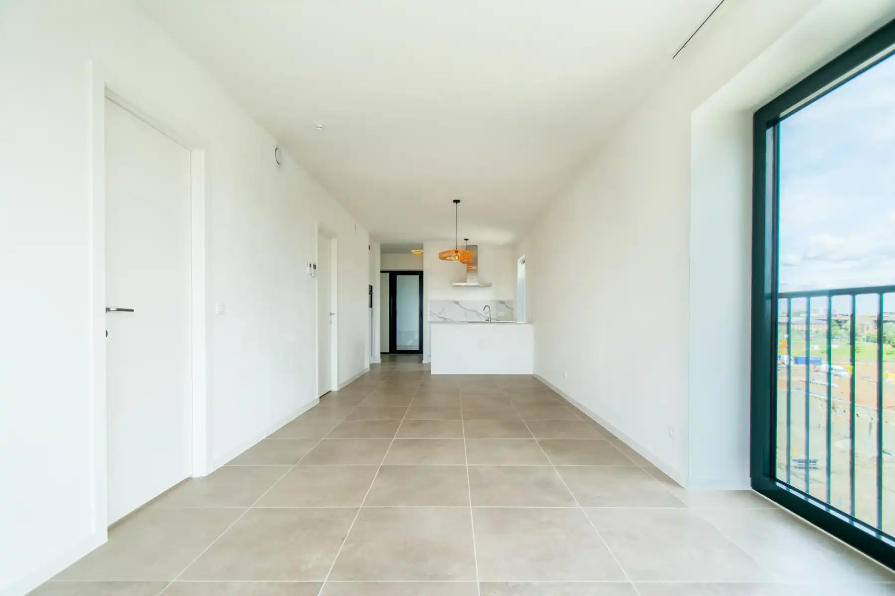 Prachtig Modern nieuwbouwappartement met 1slpk. en balcon foto 2