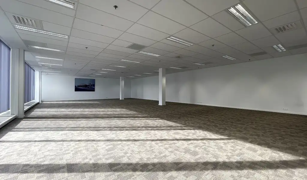 Vernieuwde kantoren te huur in Ahlers Building te Antwerpen foto 21