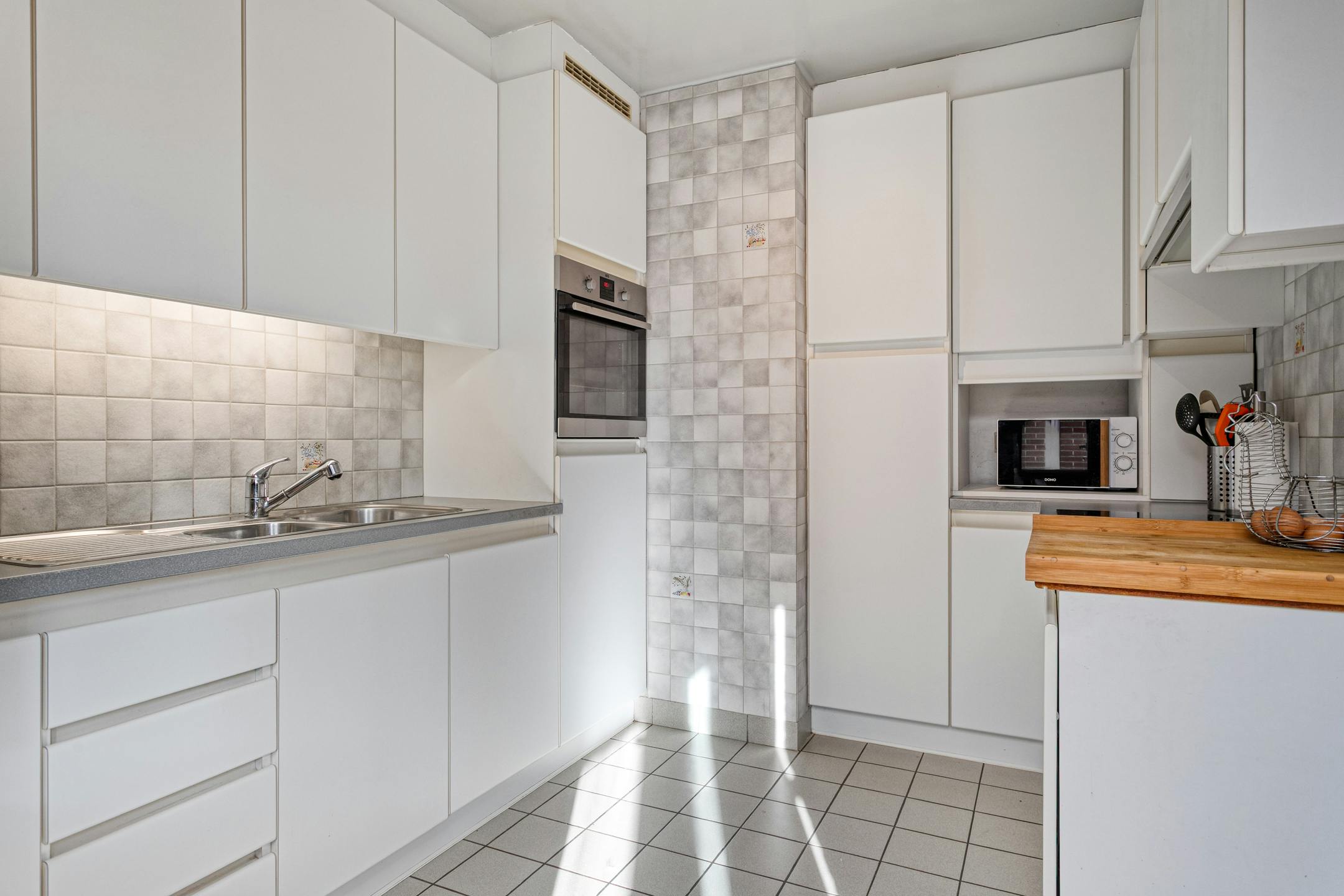 Huis met 4 slaapkamers, garage en zonnige tuin in Landegem foto 8