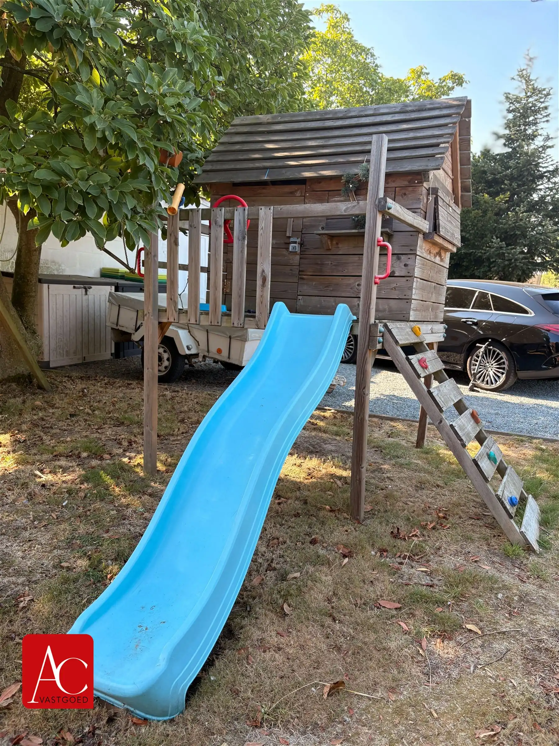 Halfopen bebouwing met 2 slpks en tuin met vergezicht foto 22