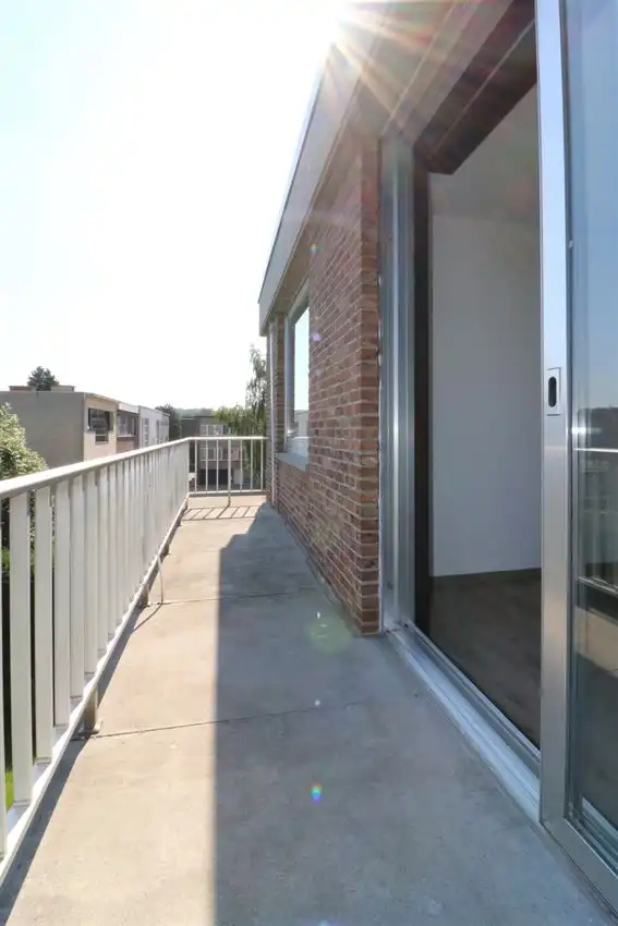 Zonnig appartement met 2 slaapkamers en garage op zeer goede, rustige locatie foto 23