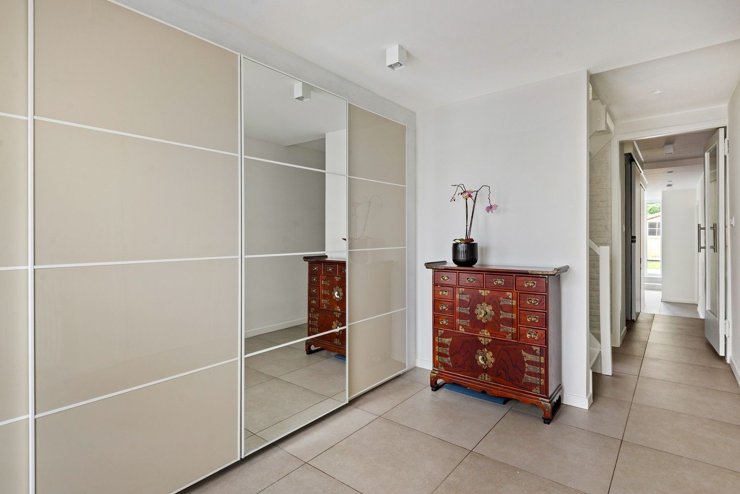 Ruime kangoeroewoning met 6 slaapkamers en 3 badkamers nabij het Steytelinckpark te Wilrijk. foto 2