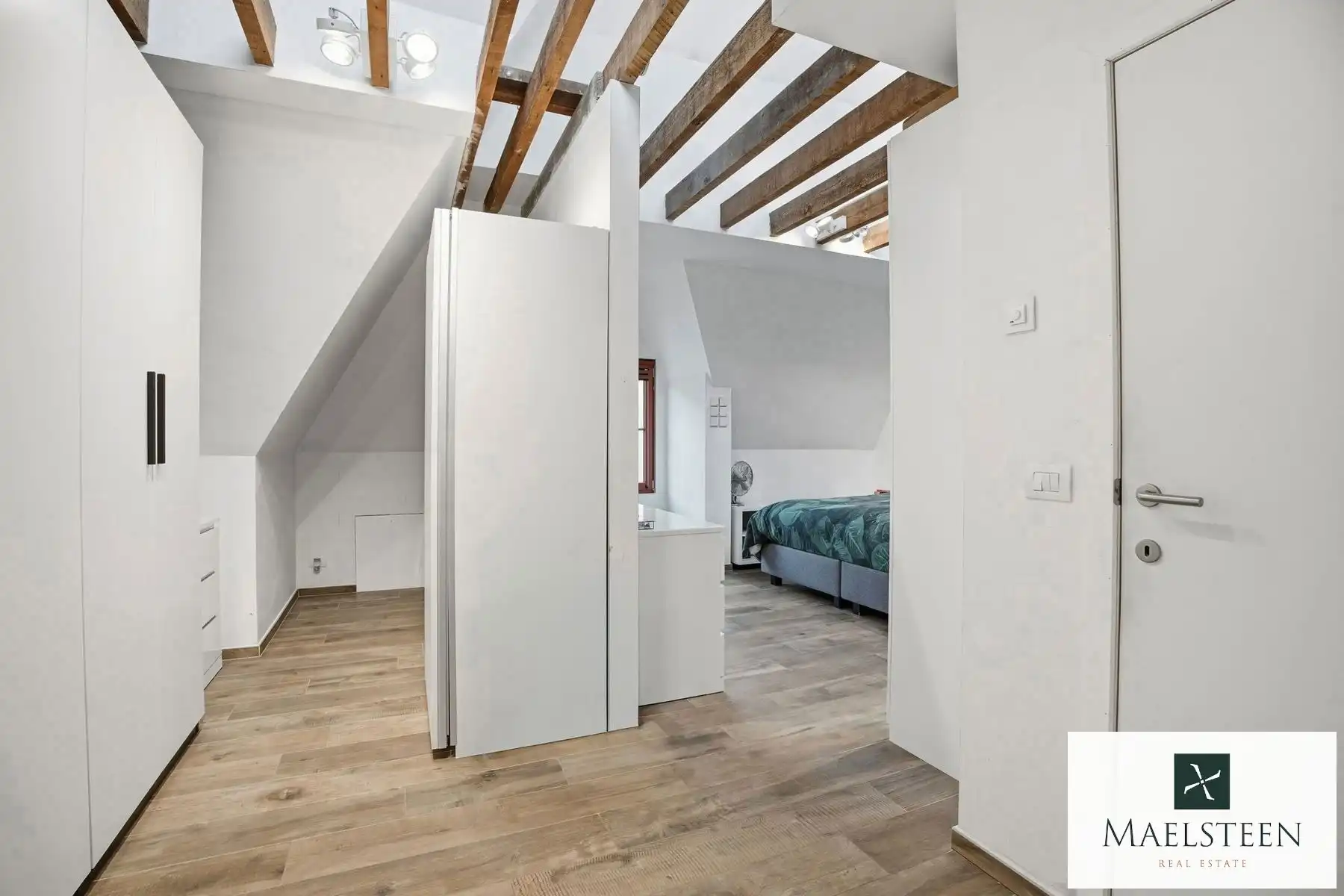 Ruime woning met parking in de binnenstad van Brugge foto 30