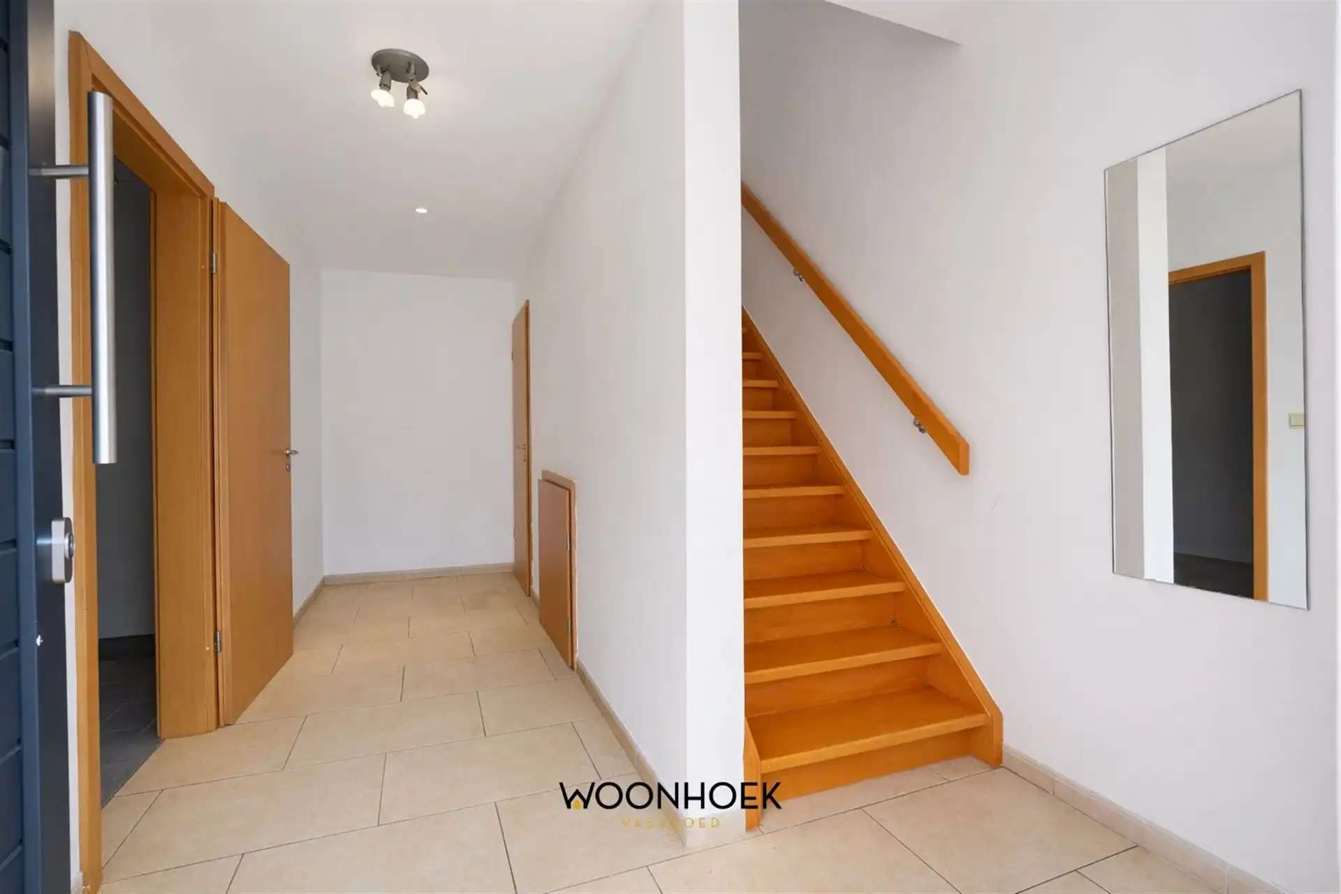 Ruim triplexappartement met garage op centrale ligging. foto 12