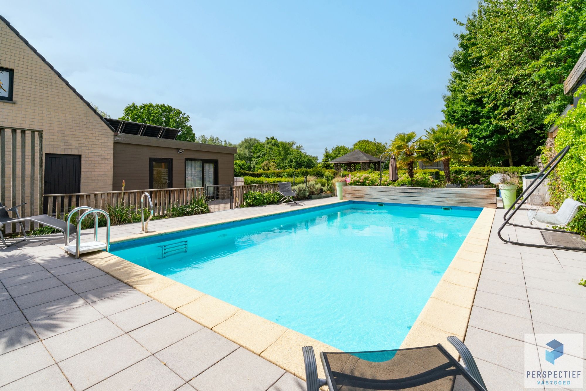 Handelspand met Winkelruimte, Magazijn en Woonst op 1.682 m² foto 10