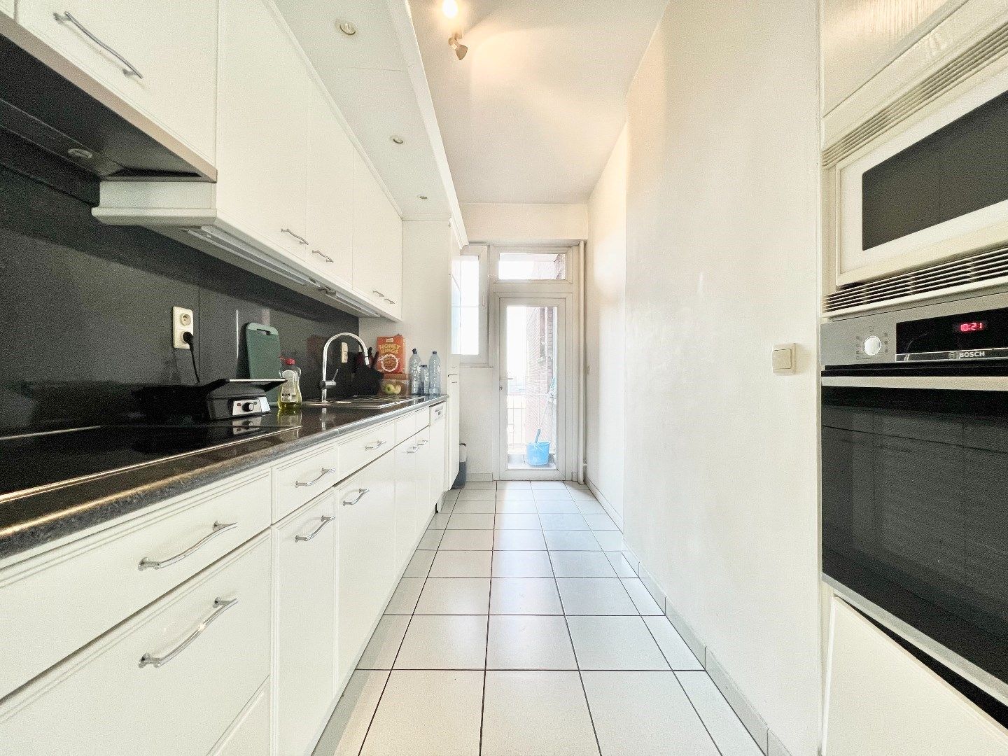 Ruin appartement met drie slaapkamers foto 9
