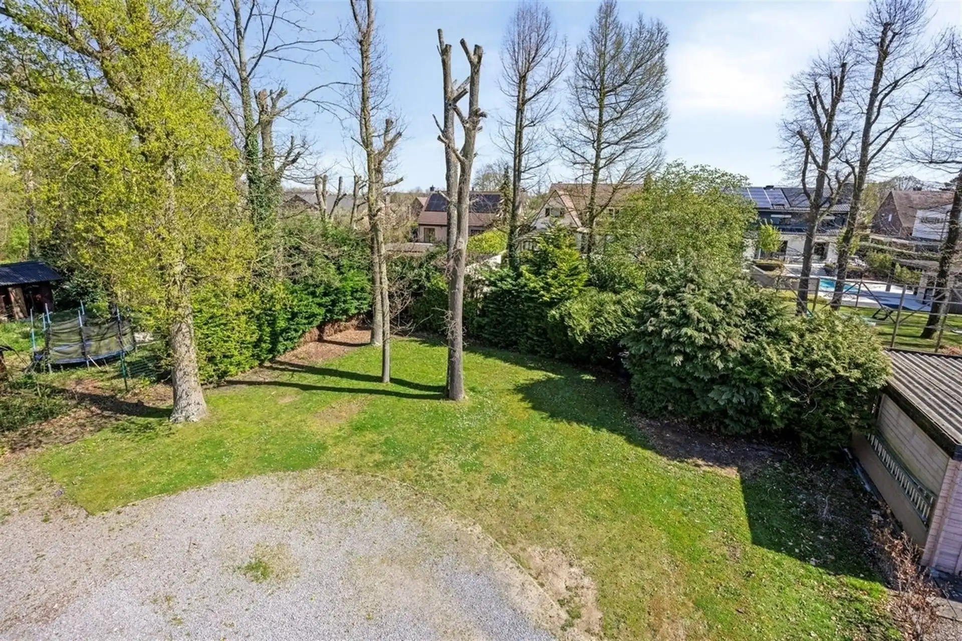 Ruime gerenoveerde villa met 4 slaapkmaers in residentiele wijk foto 28