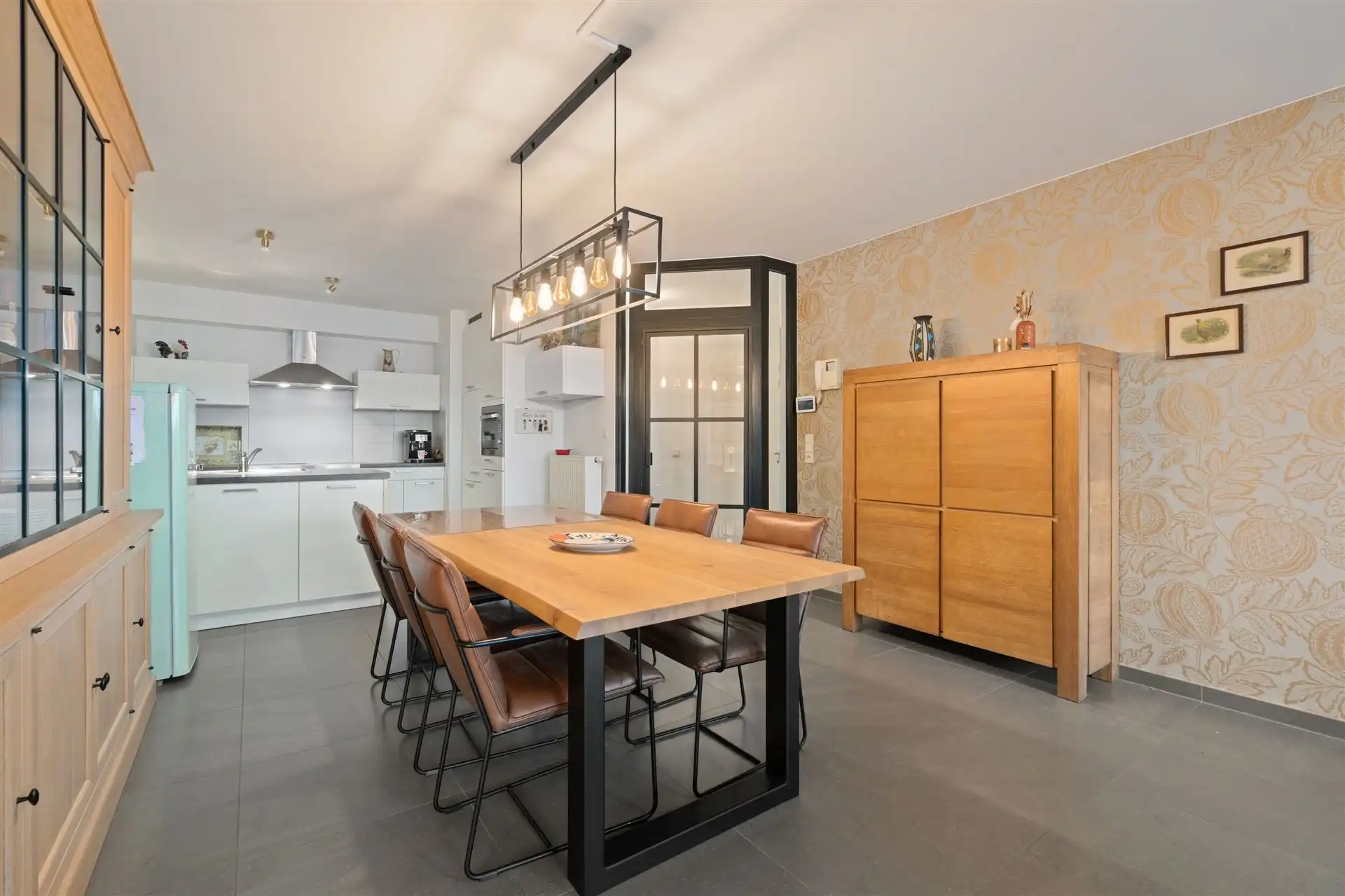 RUIM / 2 SLAAPKAMERS/ GARAGE foto 3