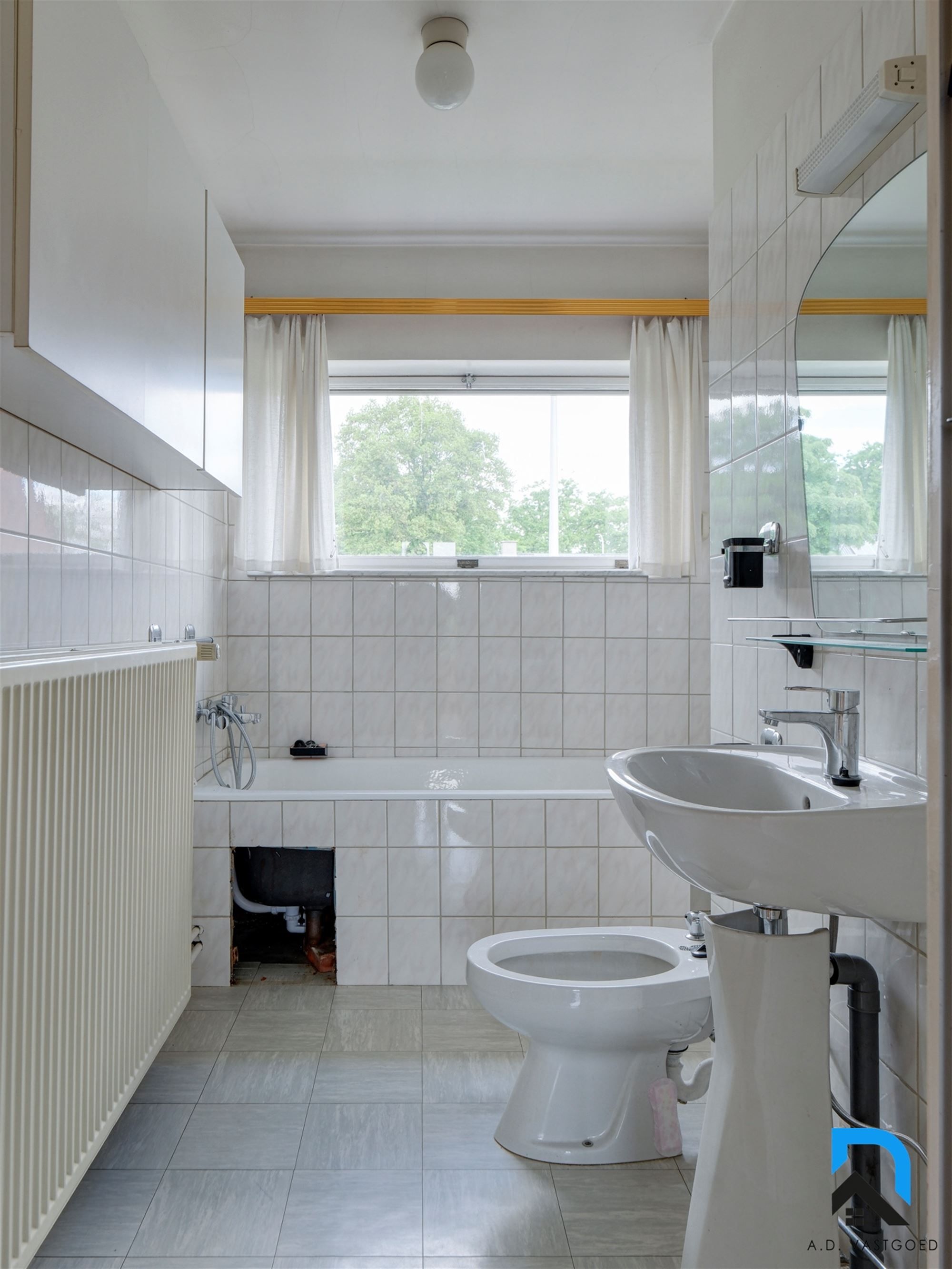 Halfopen bebouwing met tuin op toplocatie foto 19