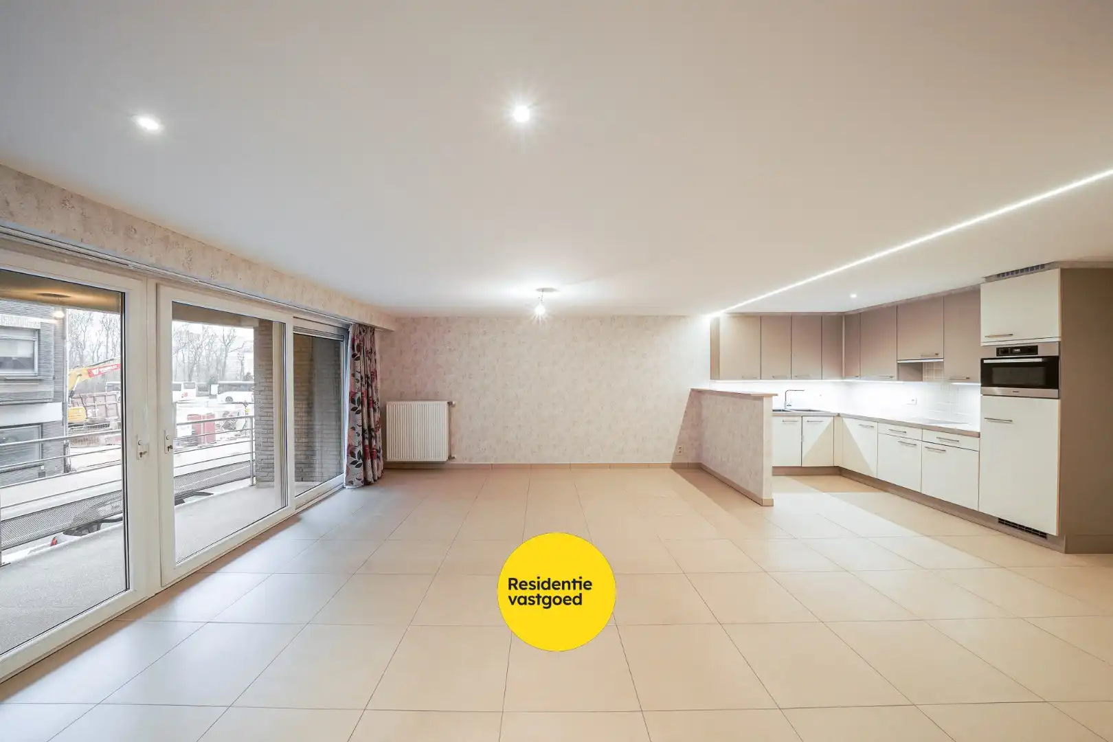 Instapklaar appartement met 2 terrassen te Mariakerke foto 3