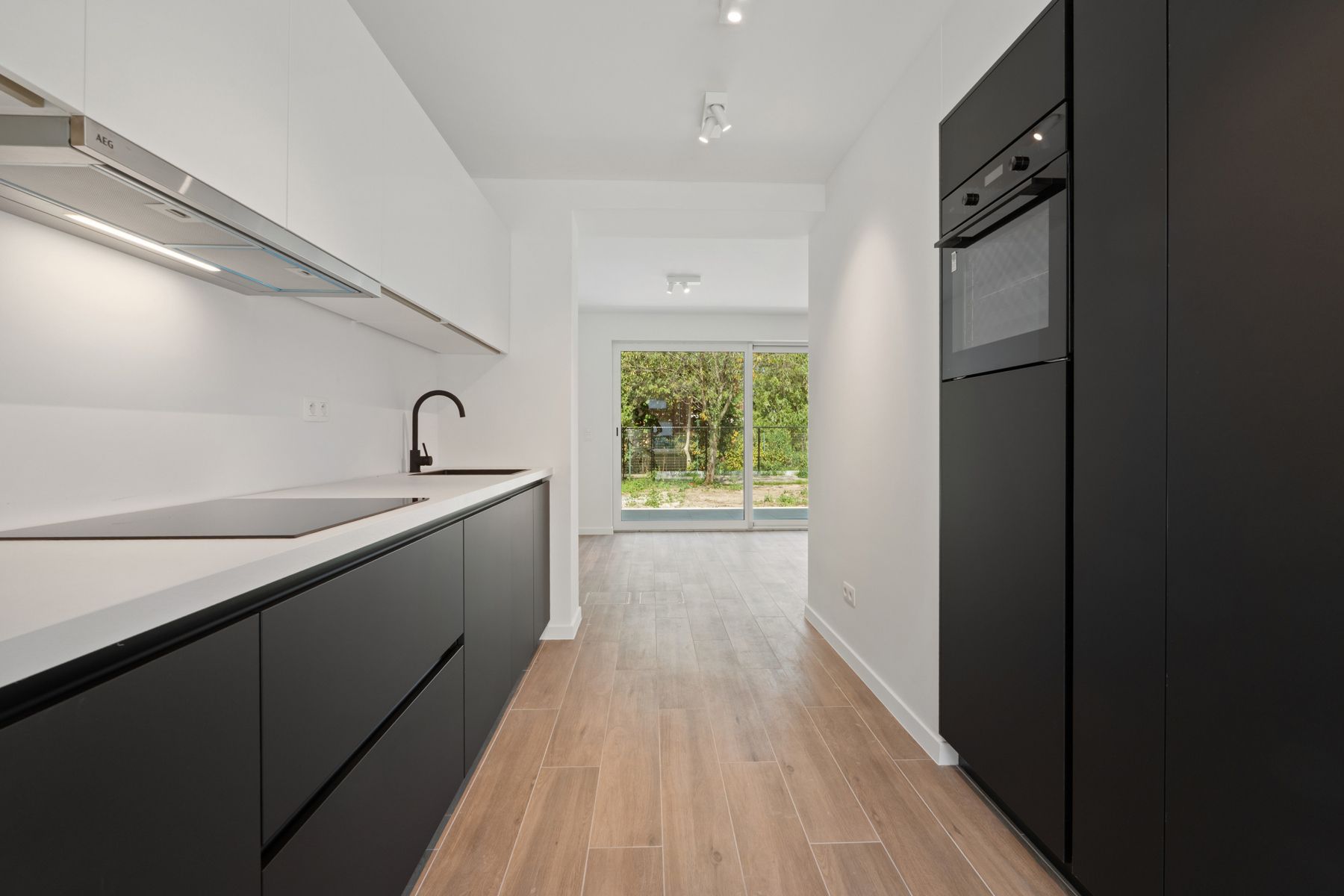 Gerenoveerde woning met 3 slaapkamers en tuin in Zedelgem! foto 3