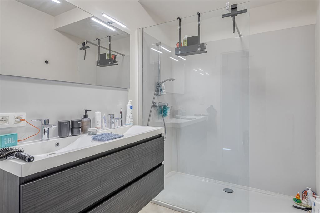 Recent 2-slaapkamer appartement met dubbele garagebox! foto 18