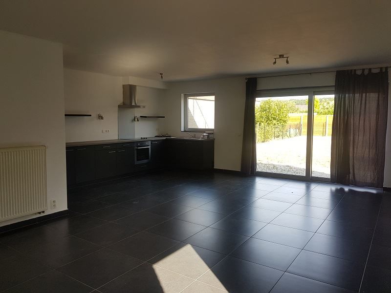 Gezellig gelijkvloers appartement met tuin, autostaanplaats en kelderberging foto 8