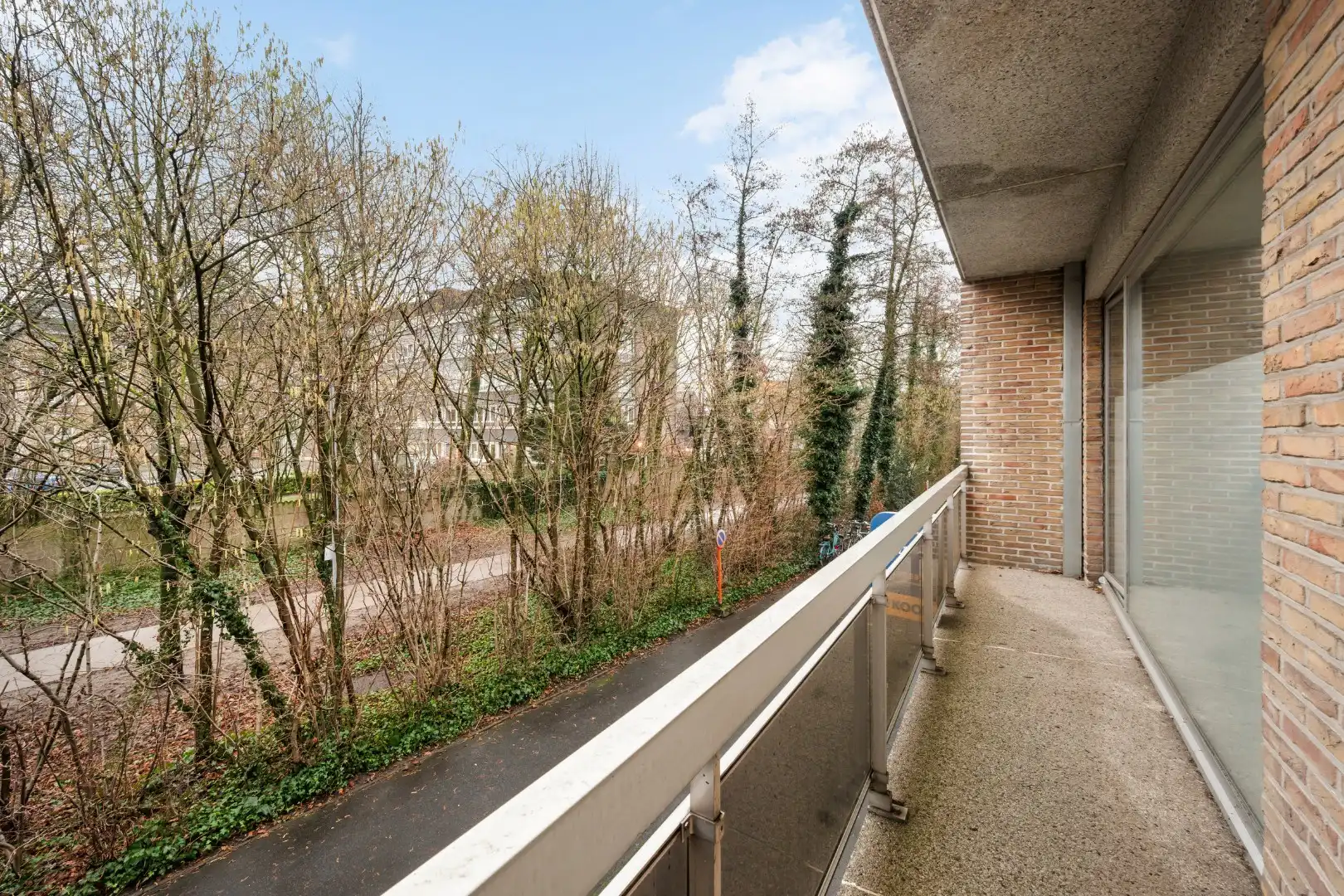 Studio met terras en garage in het centrum van Roeselare foto 3