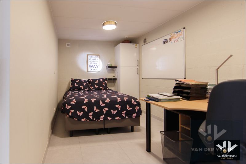 Karaktervolle en ruime woning met hoogwaardige afwerking en bijgebouw te As foto 44