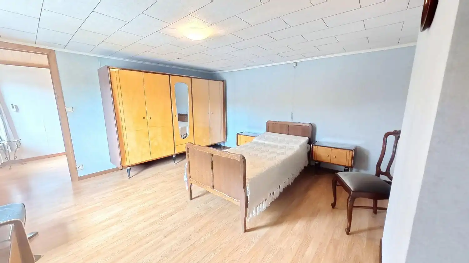 Veelzijdige woning met ruime opslagmogelijkheden te koop! foto 11