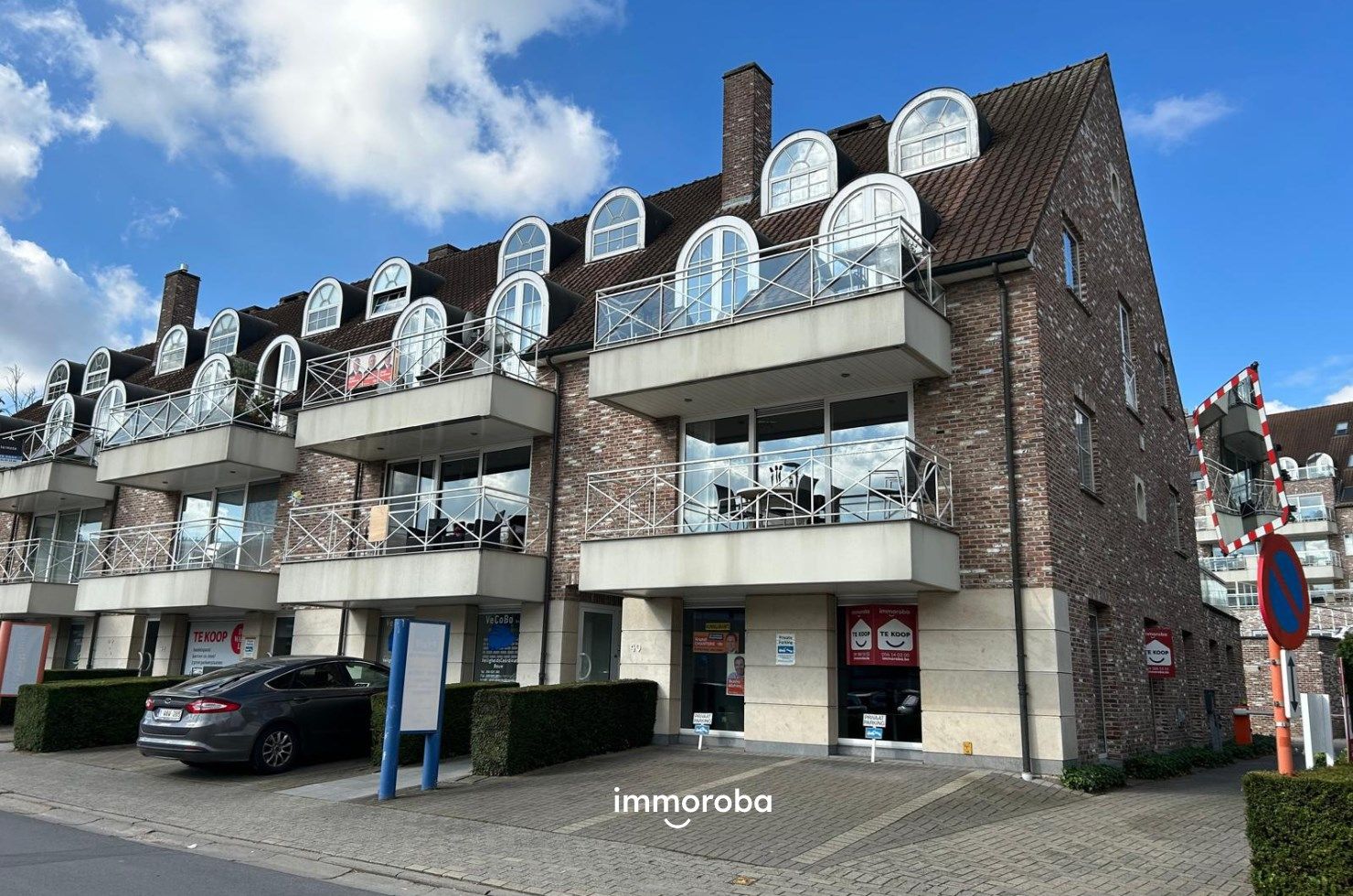 Commerciële kantoor- of winkelruimte TE KOOP centrum Waregem. foto 1