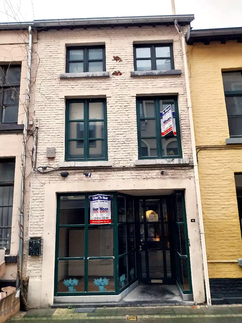 Handelspand te huur in het hippe Ridderstraatje – hartje Hasselt foto {{pictureIndex}}