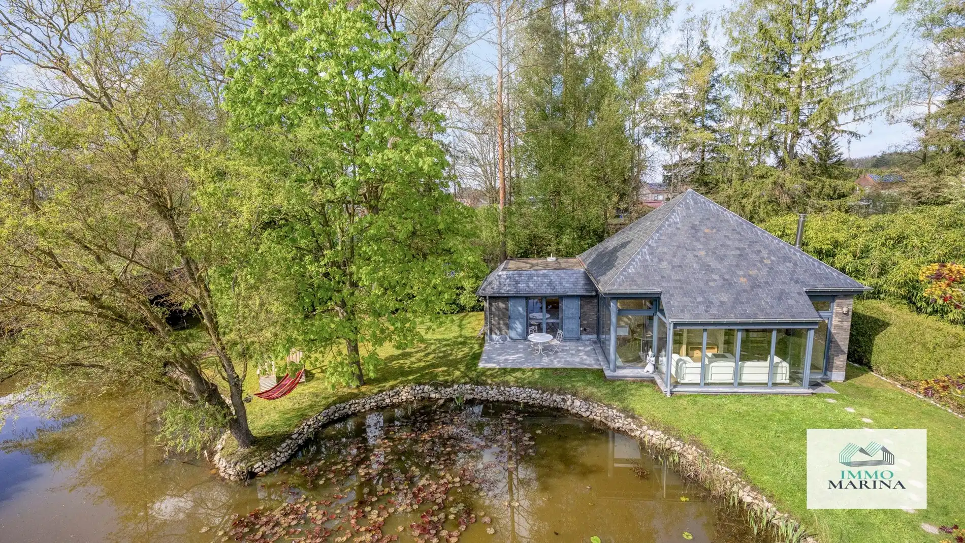 Charmante bungalow op een uitzonderlijk rustige ligging in Begijnendijk. foto 2