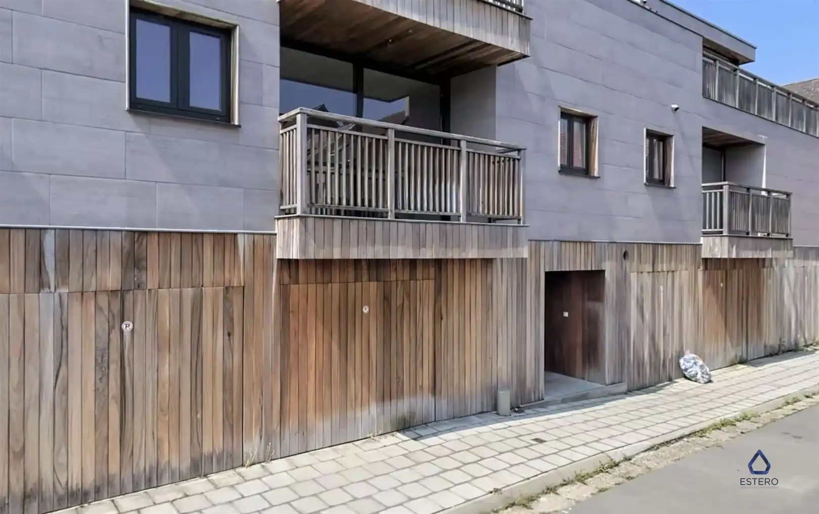 Appartement met garage in de gezellige Arendwijk te Aalst foto {{pictureIndex}}