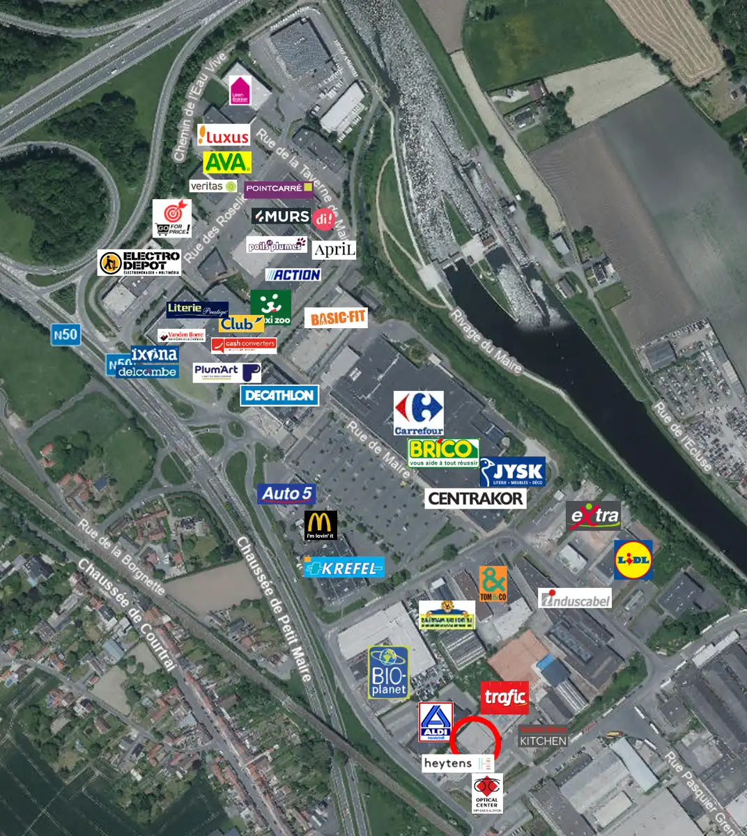 Handelspand van 950 m2 te huur in het commercieel centrum te Froyennes. (70 enseignes) foto 3