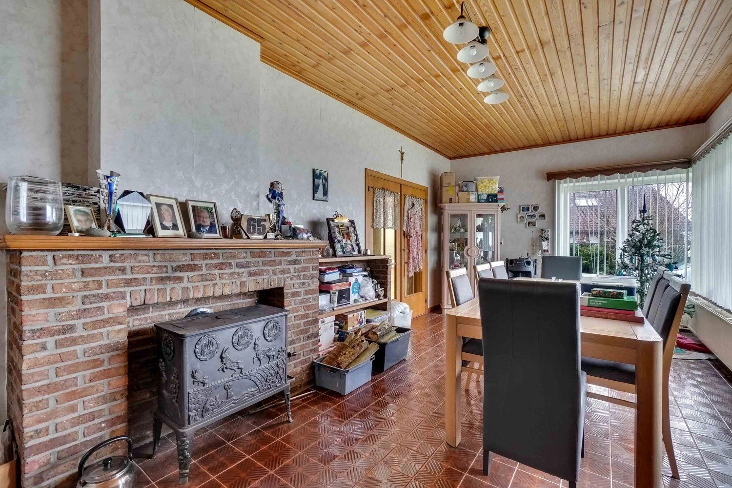 Bungalow met vier slaapkamers en ruime tuin foto 4