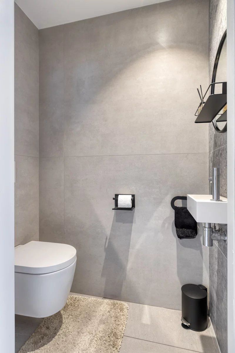 Zeer ruim handelspand met tuin en exclusief triplex  appartement met privé-lift en 2 slaapkamers, garage en staanplaats. foto 17