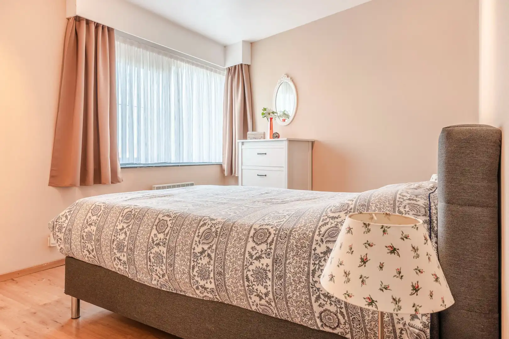 Centraal en rustig gelegen appartement met garage foto 11