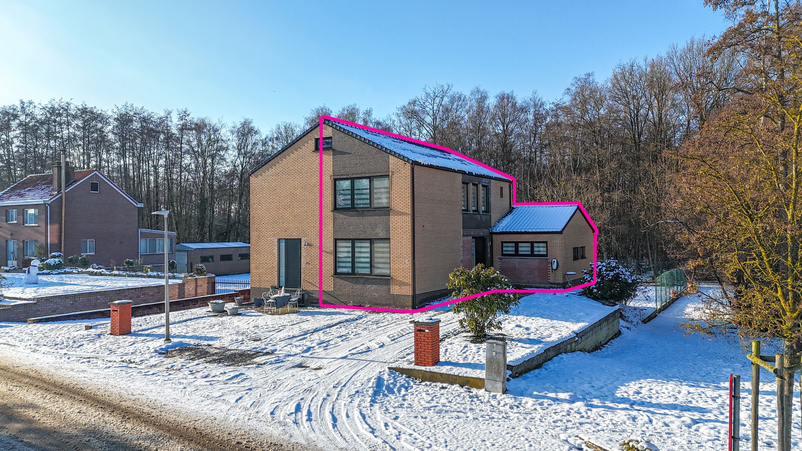 Instapklare halfopen bebouwing op topligging dicht aan natuurzone! foto 4