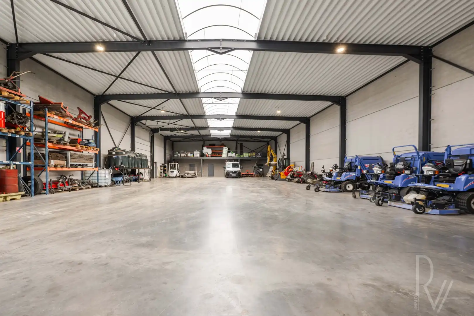 Industrieel-magazijn-logistiek te koop Ambachtenlaan 7 - 8760 Meulebeke