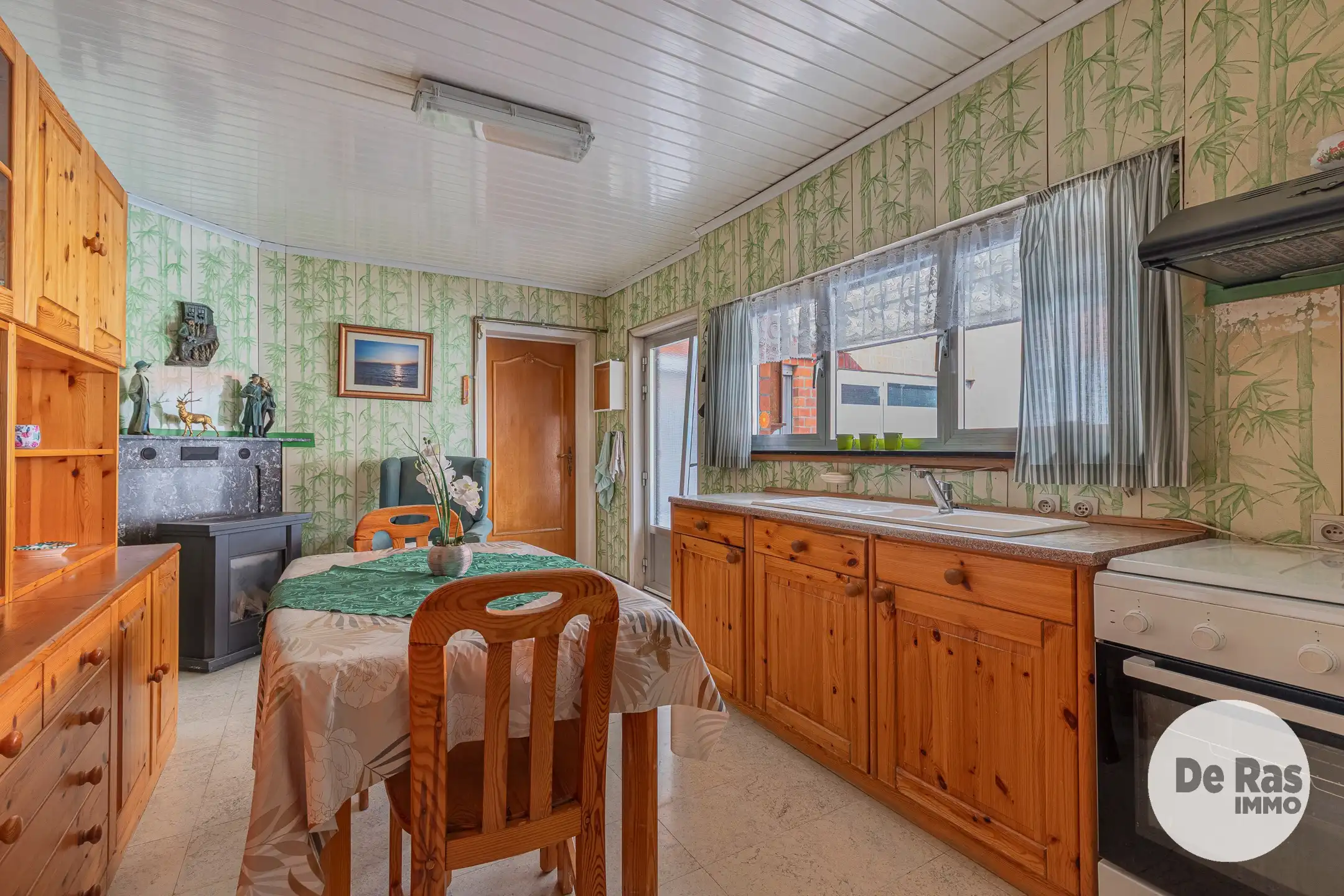 ZELE - Te renoveren woning met 3 kamers en leuke tuin foto 9