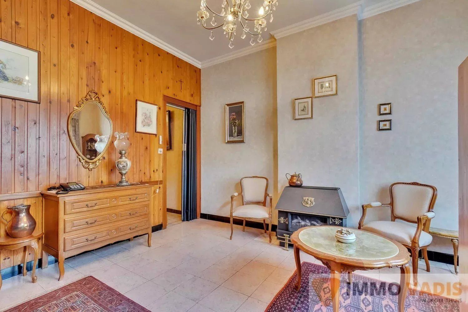 Ruime rijwoning met vier slaapkamers foto 3