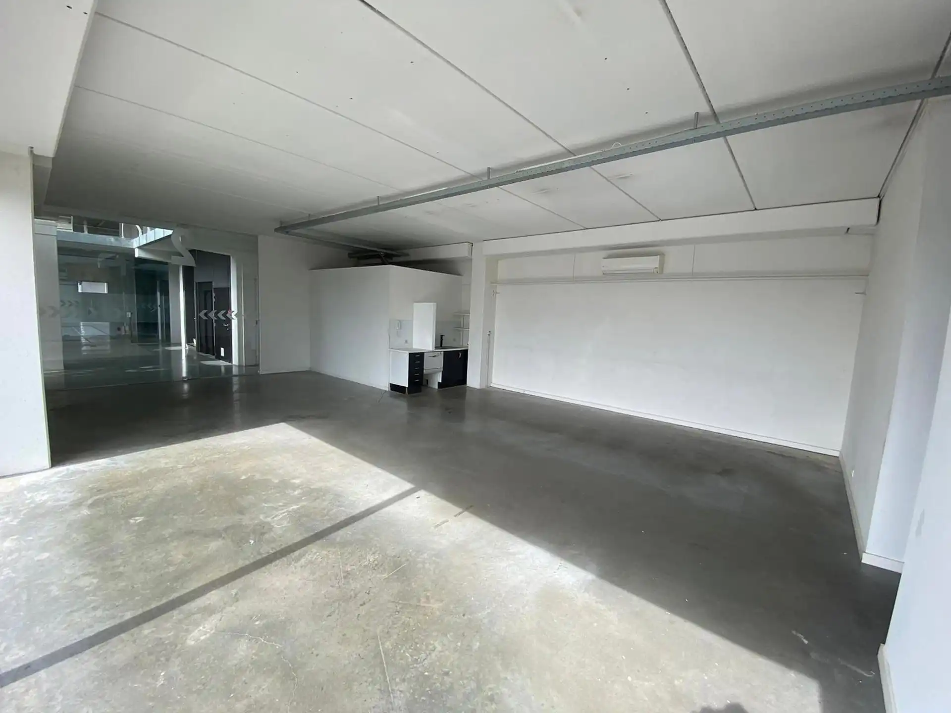 Kantoor/Showroomruimtes te huur Kruibeke foto 3