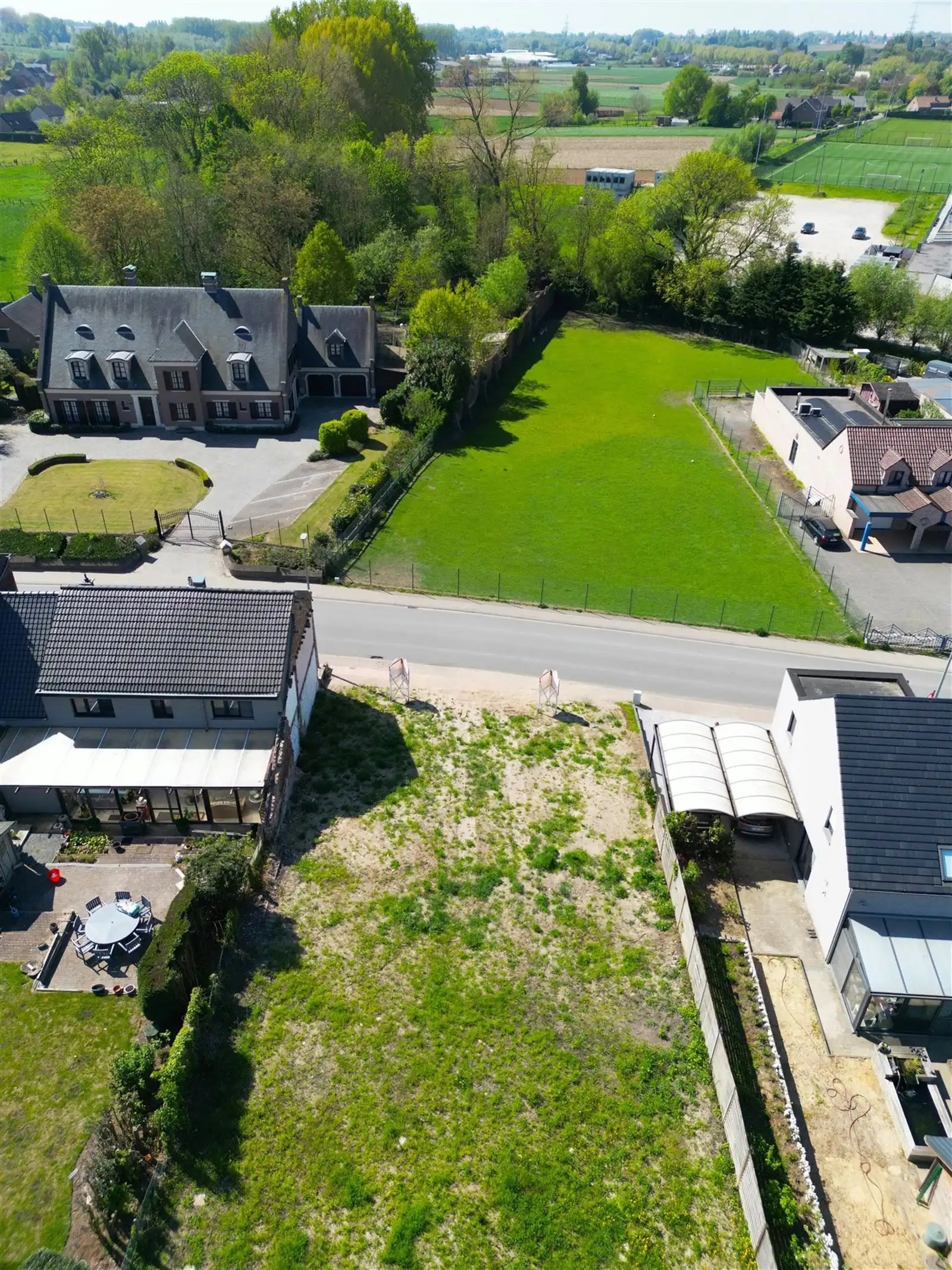 Bouwgrond voor gesloten bebouwing op toplocatie foto 2