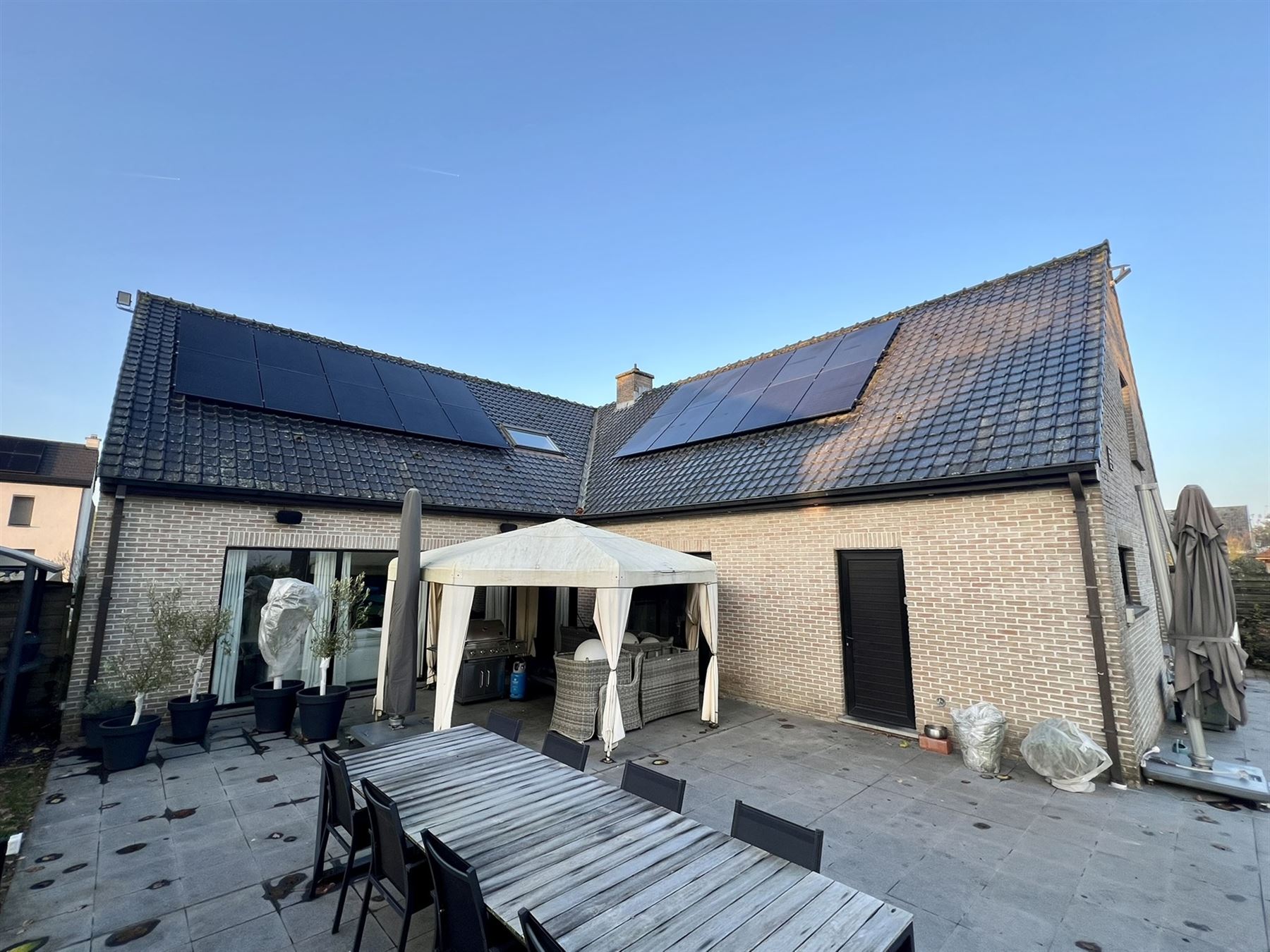 Prachtige ruime villa met zwembad foto 14