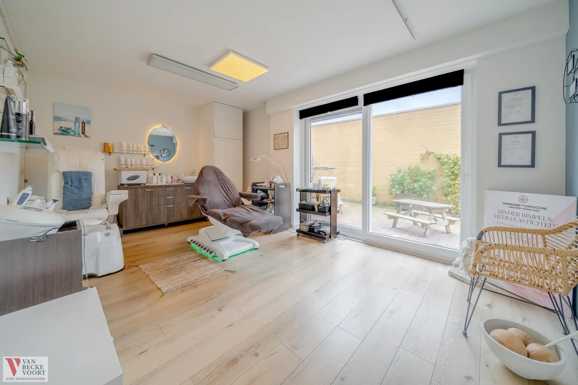 Handelsgelijkvloers 110m² Bredene foto 5