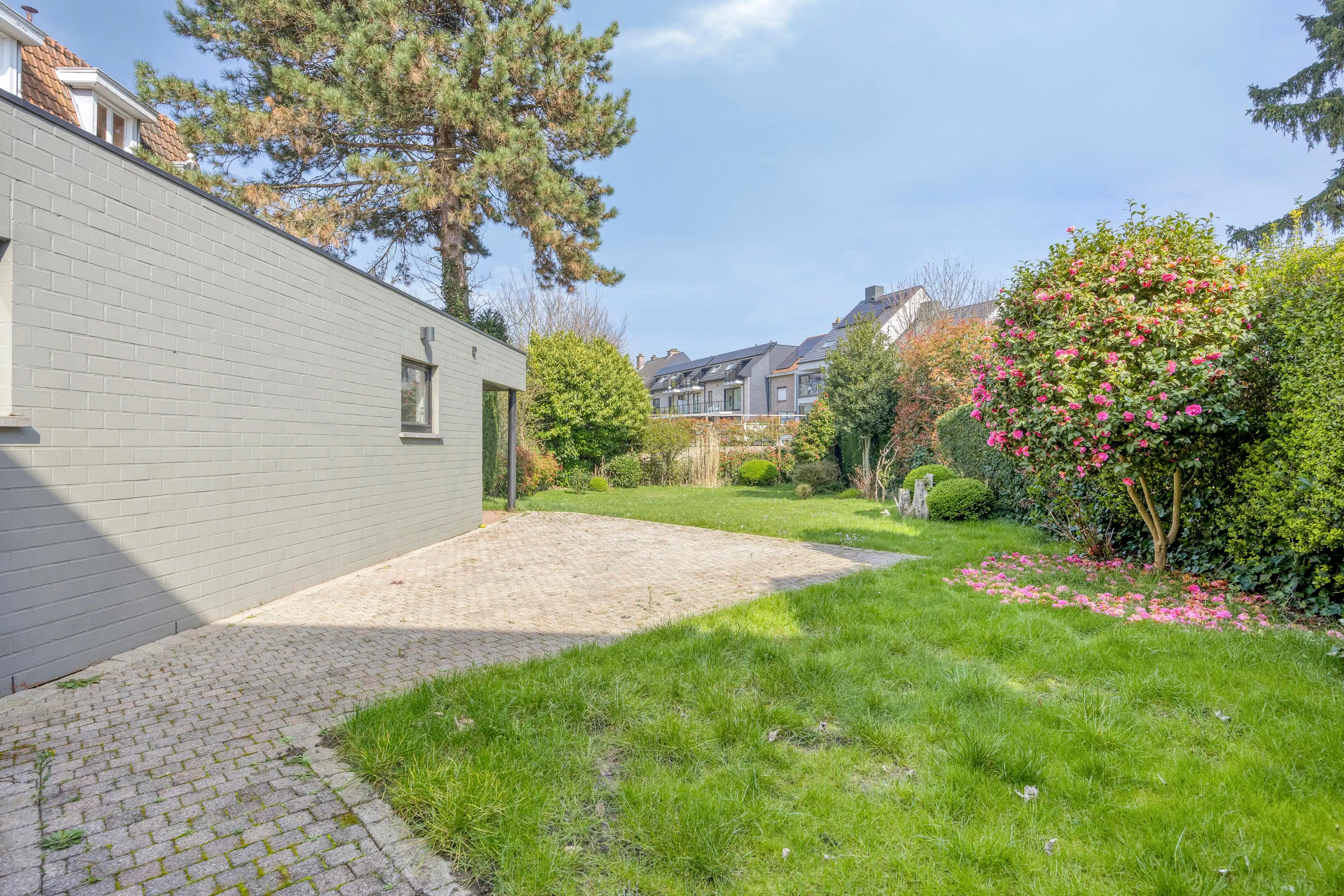 Driegevel huis met 4 slaapkamers, garage en tuin in Wemmel  foto 8