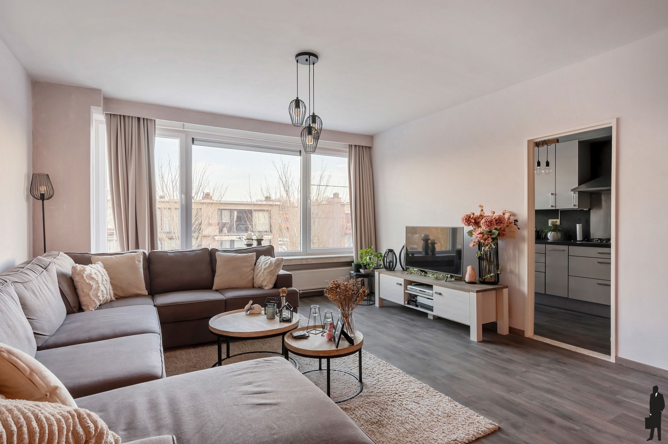 Rustig gelegen, lichtrijk appartement, nabij het centrum van Brasschaat! foto {{pictureIndex}}