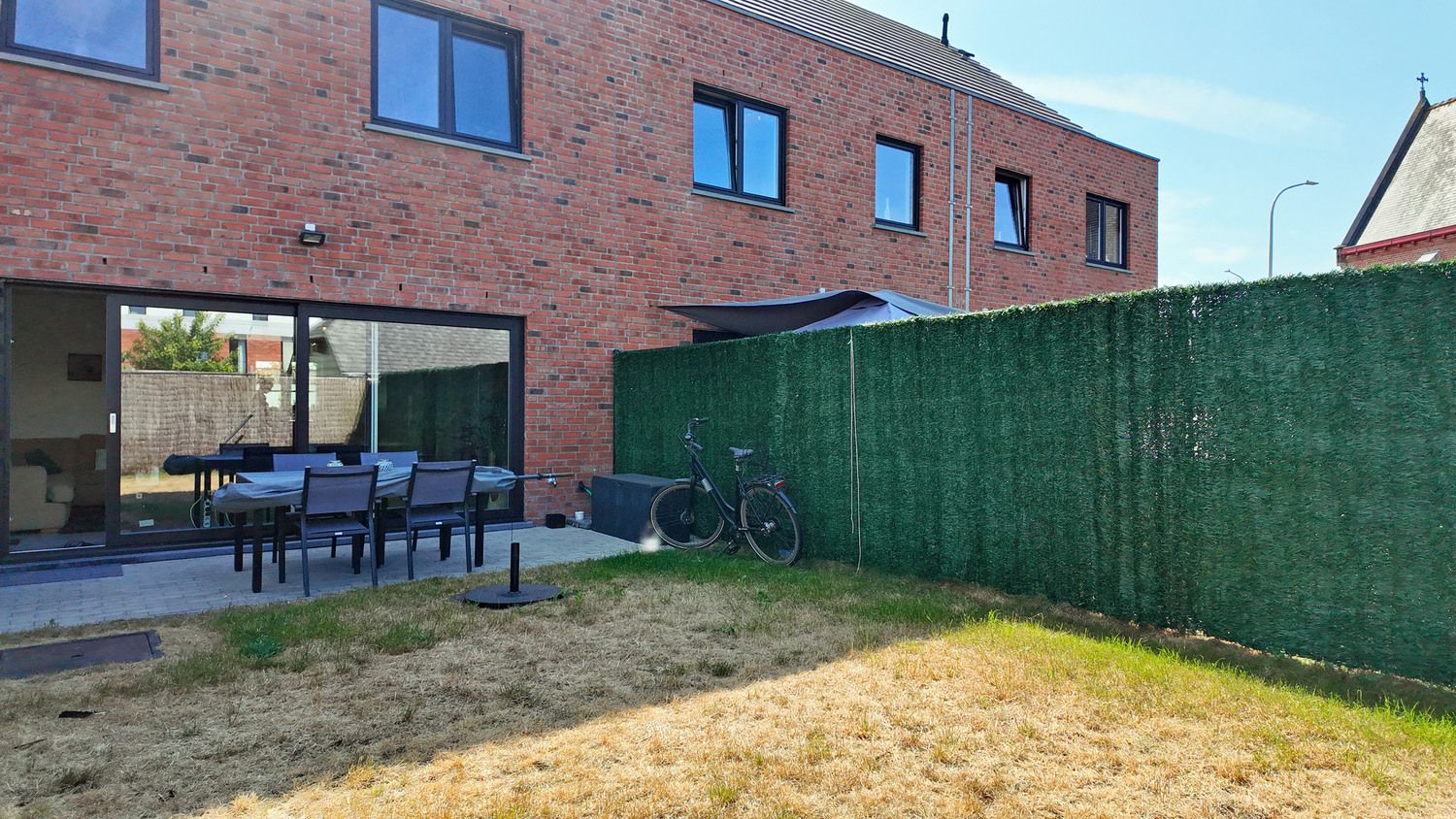 Modern wooncomfort in een rustige, residentiële omgeving te Eeklo! foto 12