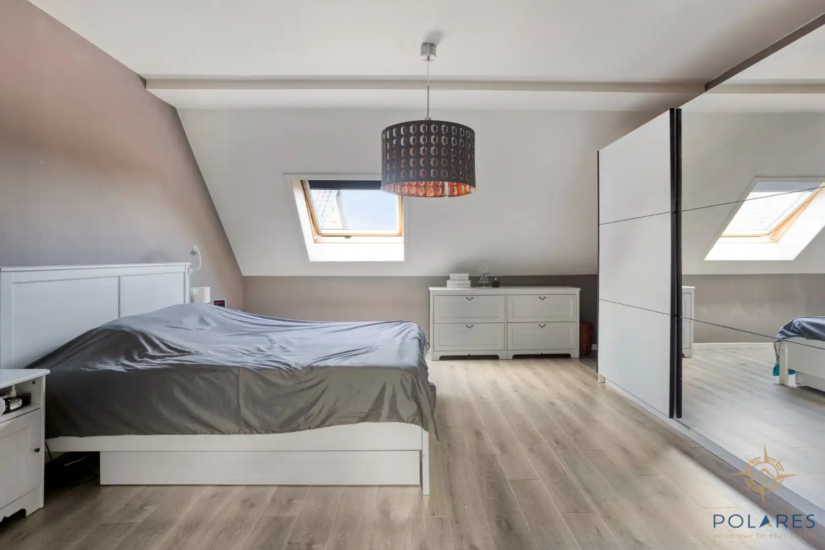 Goed gelegen taverne met woonst en grote parking foto 24