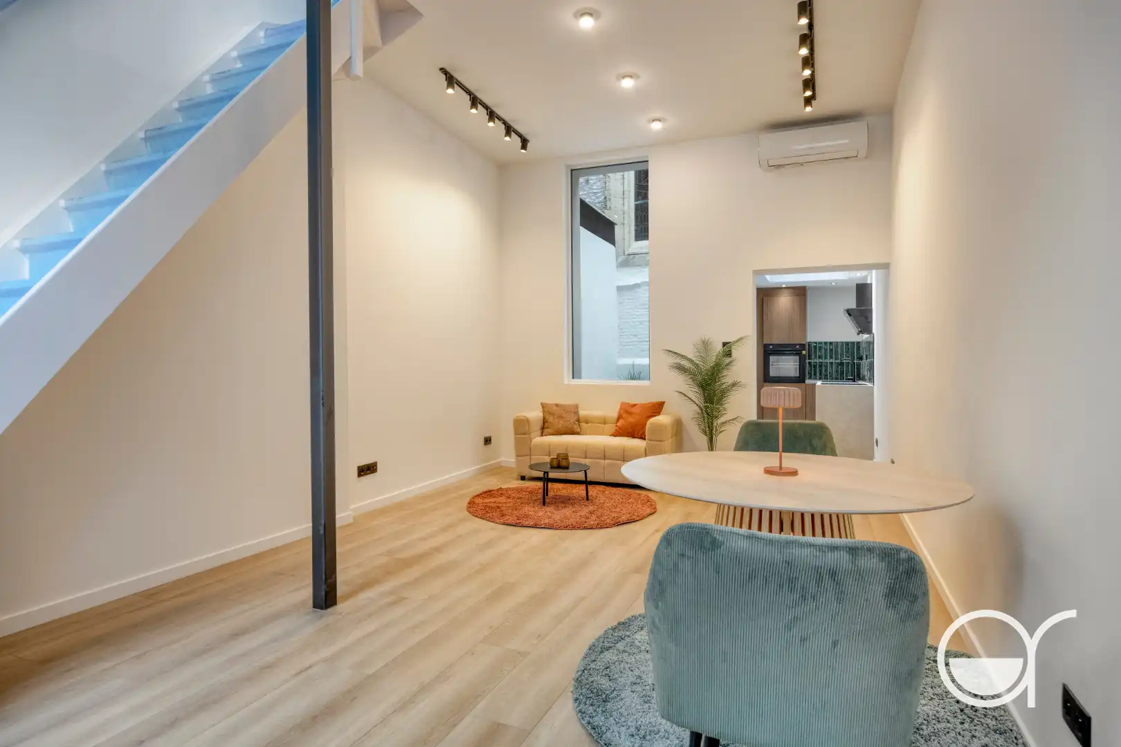 Gerenoveerde woning met 2 slaapkamers vlakbij Dok Noord.  foto 2