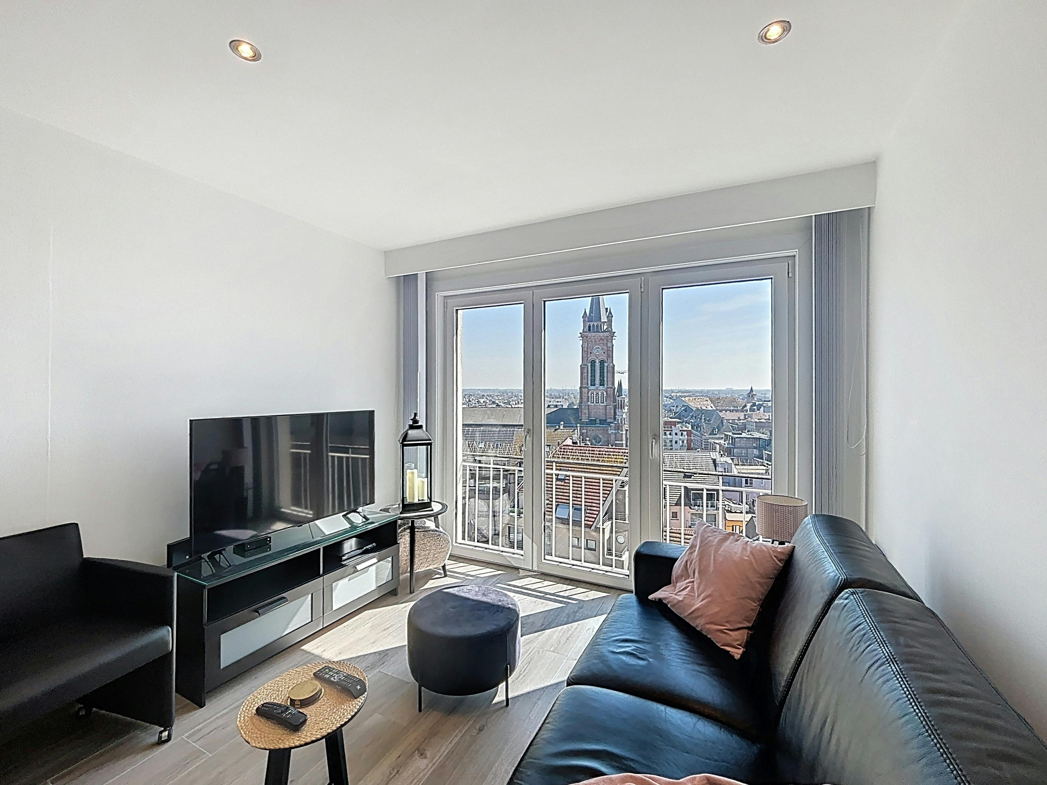 Zonnig appartement te koop achterkant Zeedijk Blankenberge foto {{pictureIndex}}