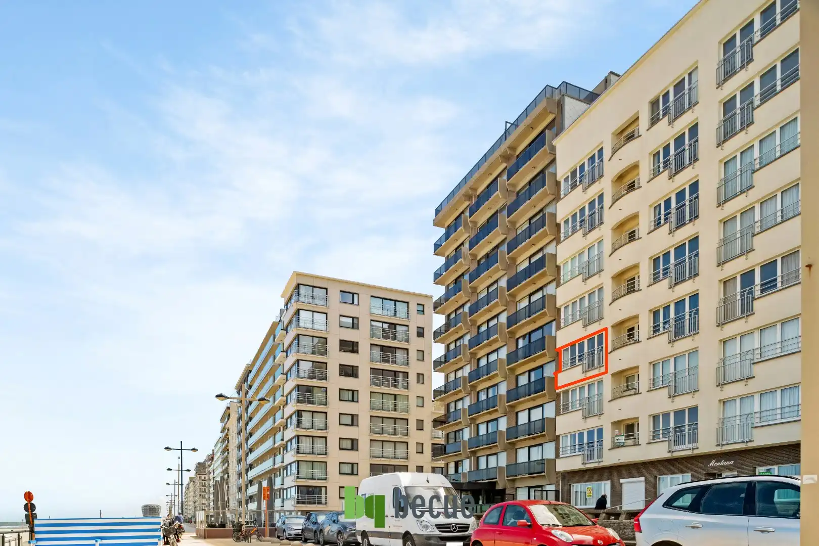 Ruim lichtrijk 2 slaapkamerappartement met zicht op zee.  foto 15