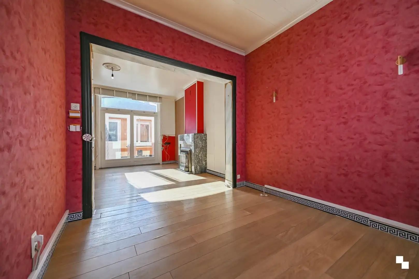 Knusse rijwoning nabij centrum Izegem foto 9