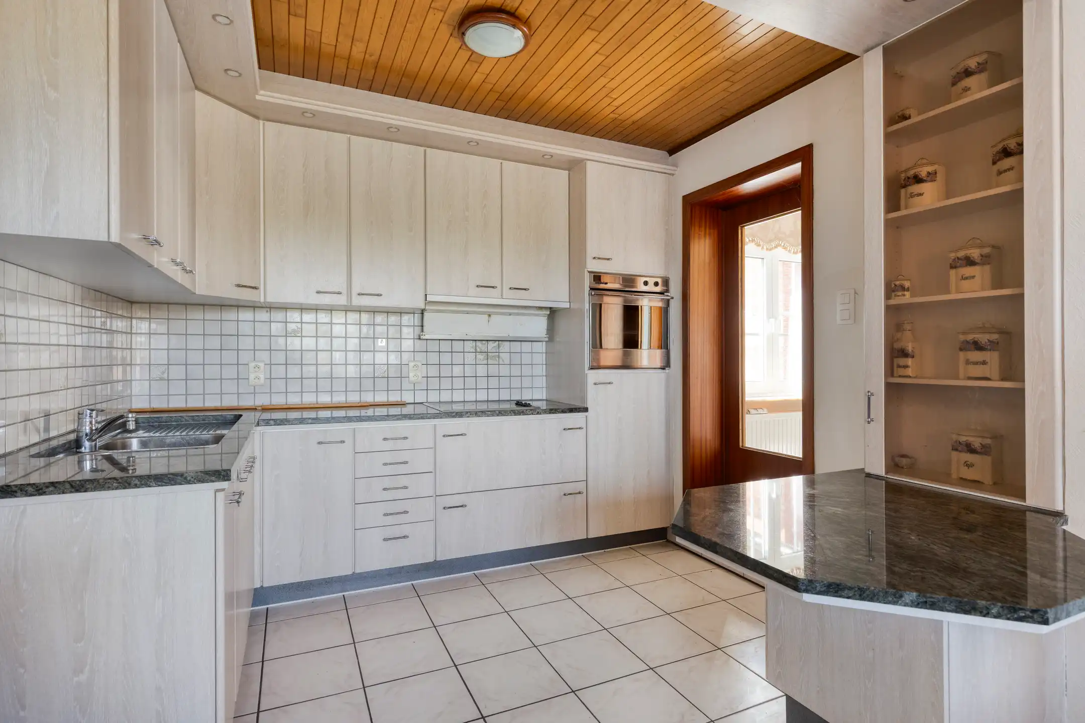 Charmante op te frissen woning met groen uitzicht foto 9