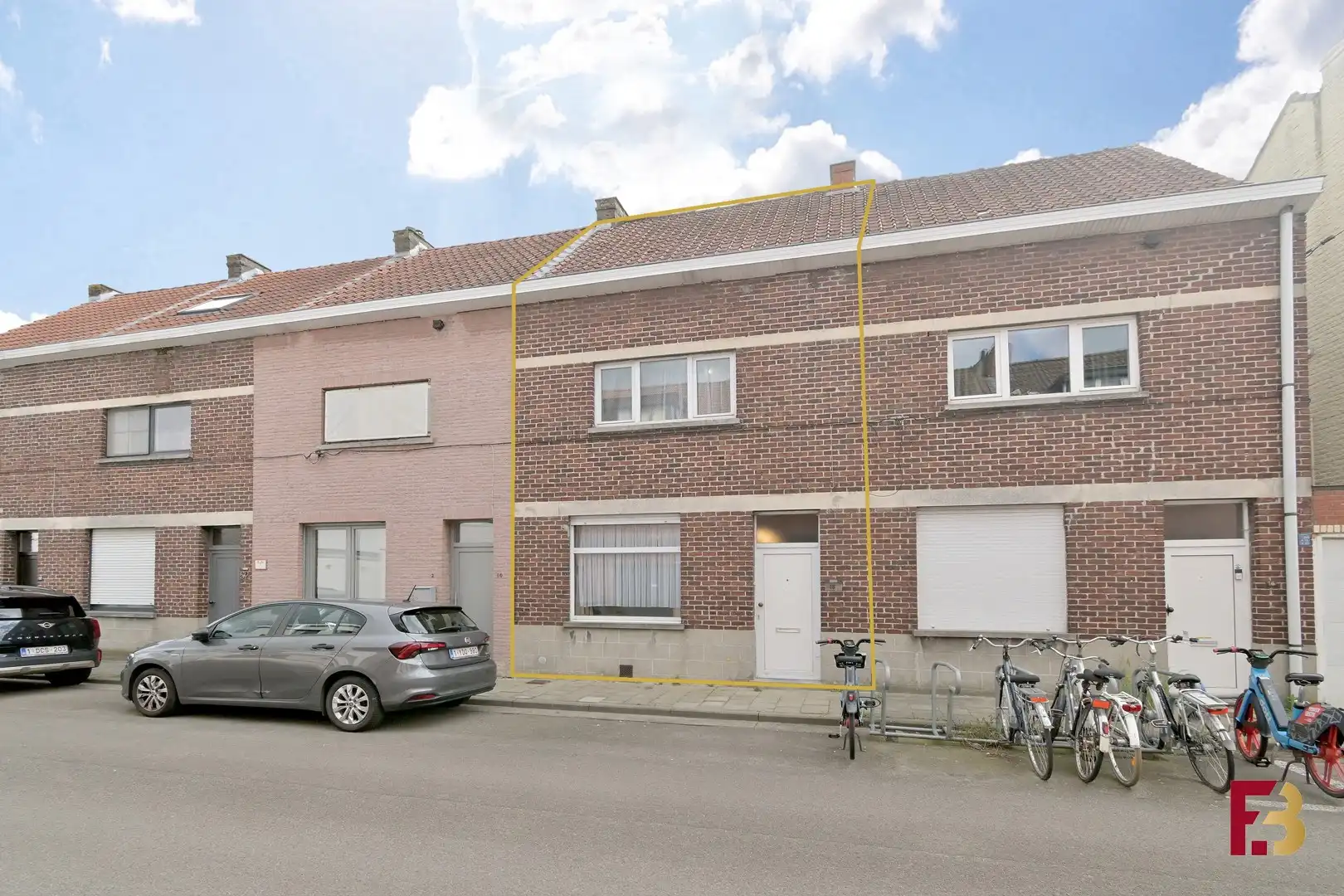 Hoofdfoto van de publicatie: Woning met veel potentieel op toplocatie nabij UZ Gent