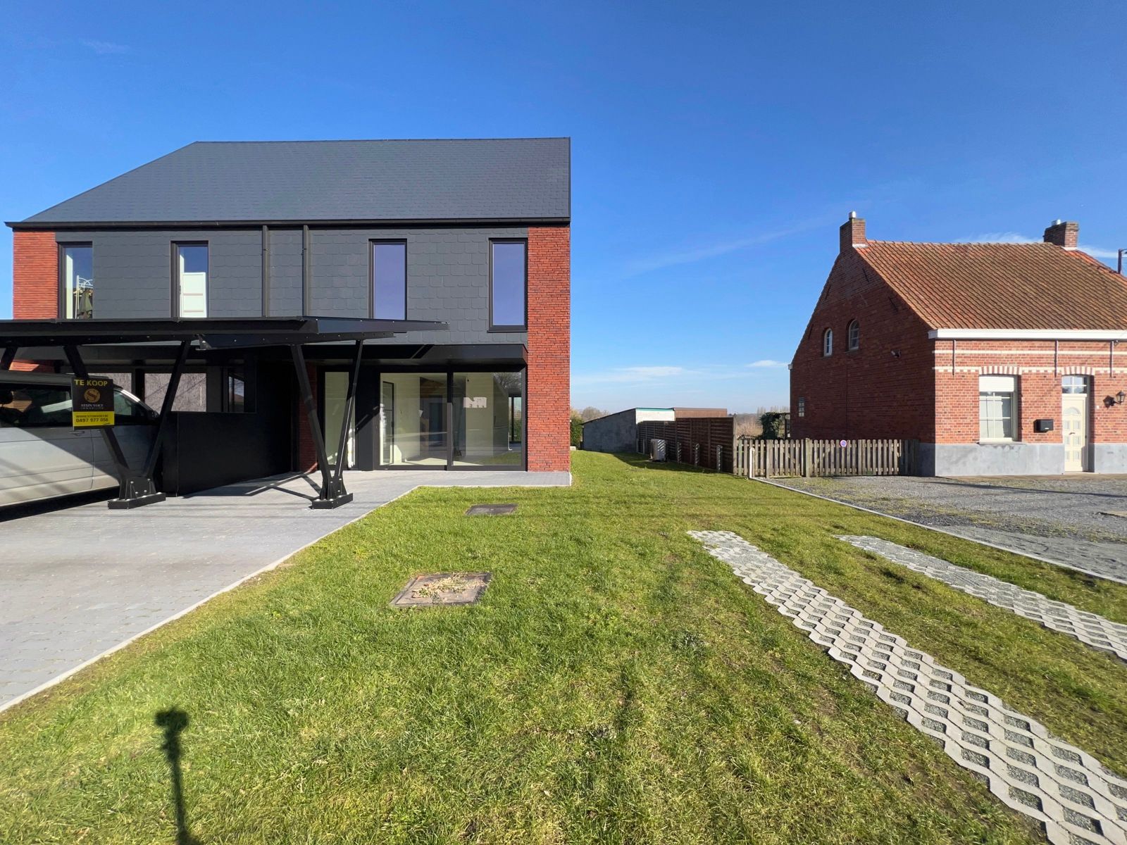 Prachtige woning met 4 slaapkamers en tuin foto {{pictureIndex}}