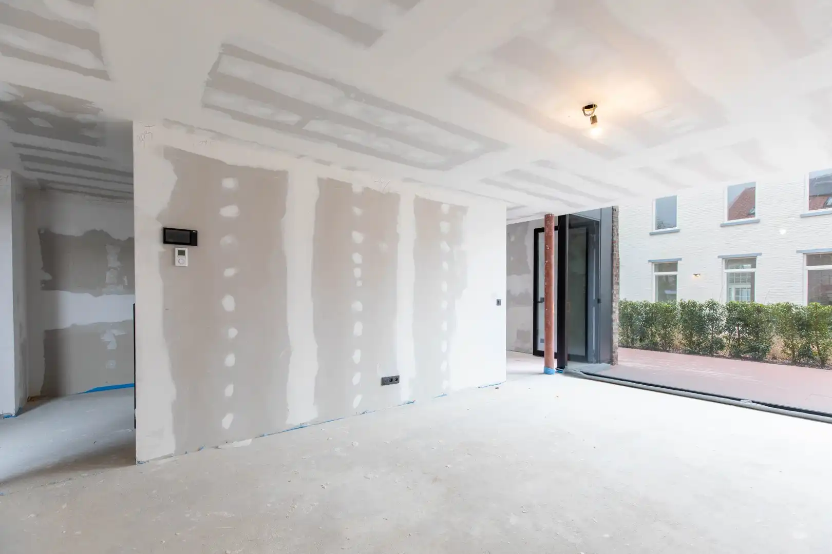 Lichtrijke woning met drie slaapkamers en twee badkamers (aankoop onder registratierechten, 2% mogelijk) foto 8